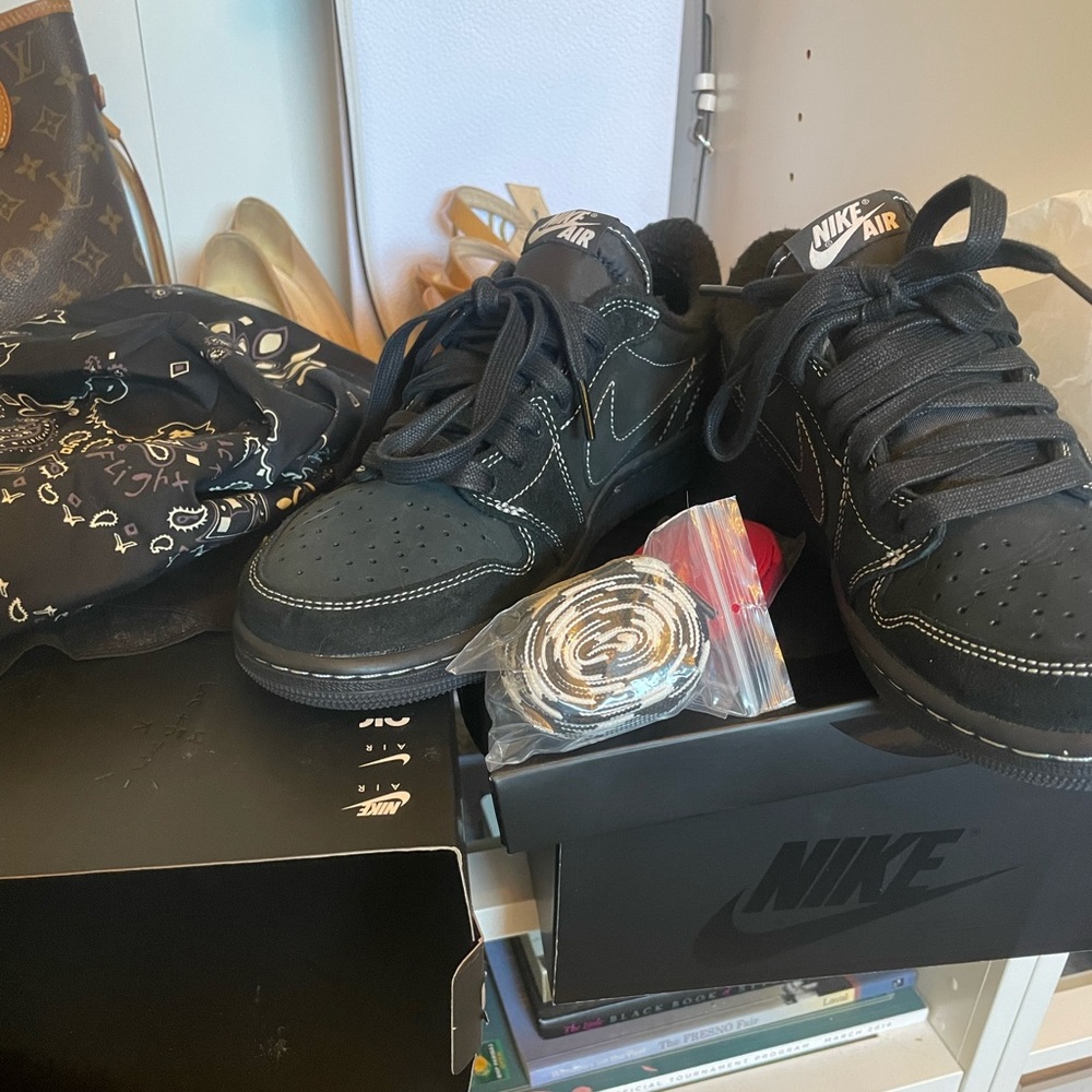 Travis Scott Jordan 1 low